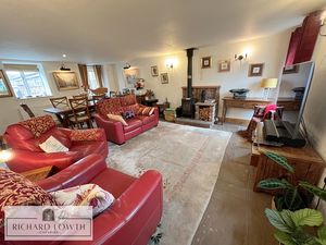 Lounge- click for photo gallery